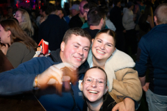 2024_Waikiki-Beachparty_26